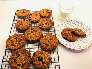 Oat, spice & currant cookies baking bag